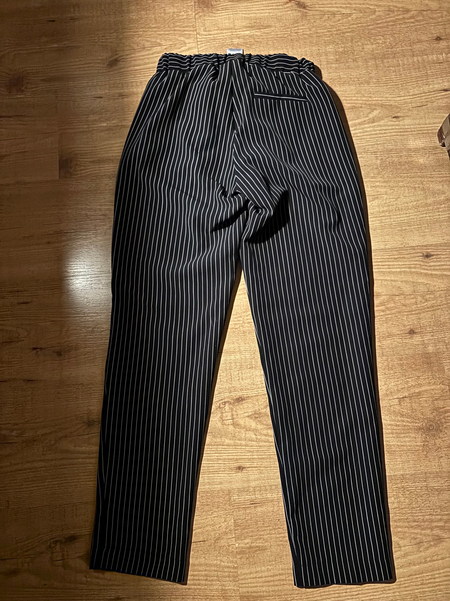 Pantalon rayer noir et blanc